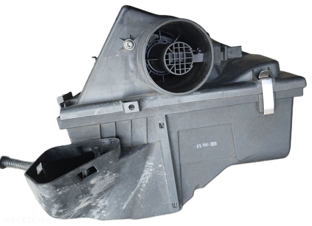 Obudowa filtra powietrza BMW E90 E91 LCI 2.0d nr 7797467 przepływomier - 3