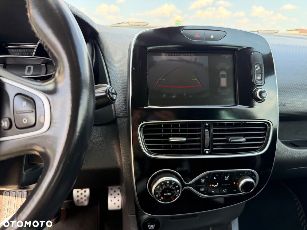 Renault Clio - 17