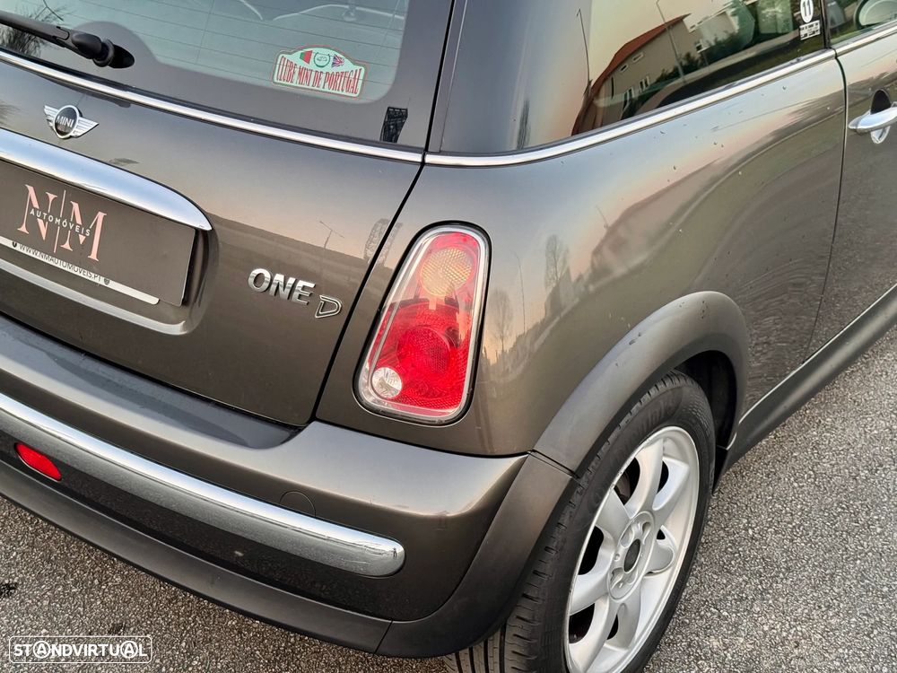 MINI 3 Portas One 1.4 D Parklane - 26