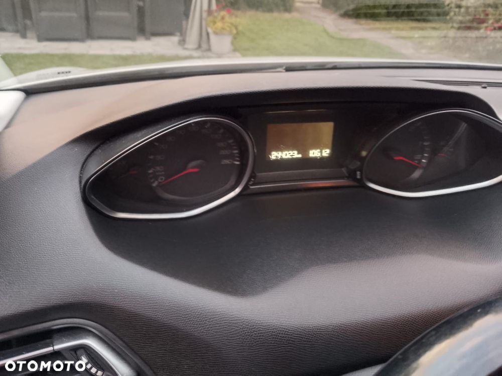 Peugeot 308 2017 photo 5