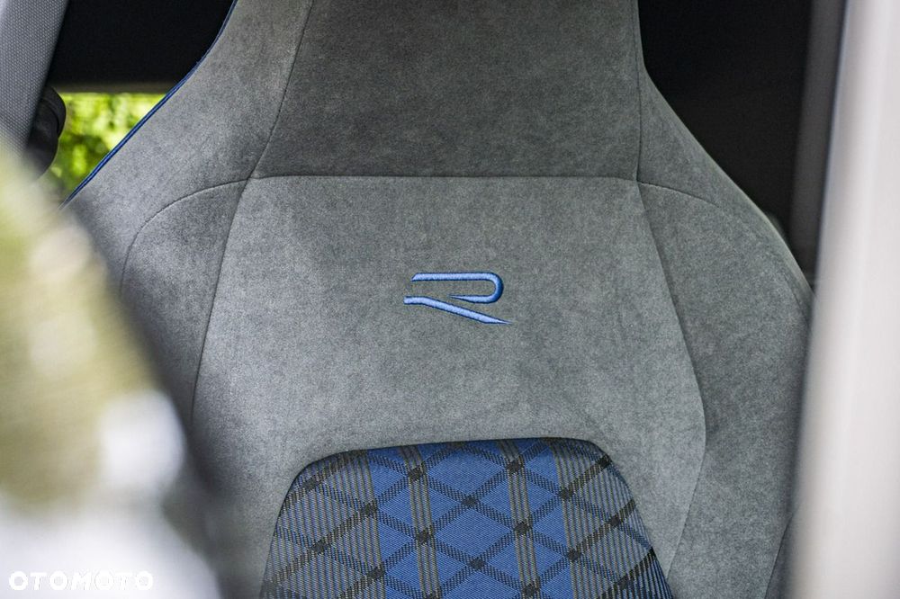 Volkswagen Golf - 25