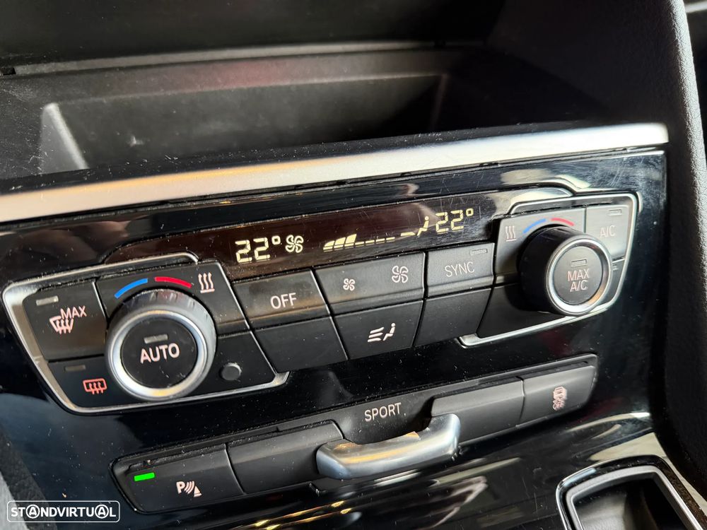 BMW 216 Active Tourer d Line Sport - 32