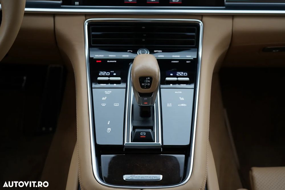 Porsche Panamera - 17