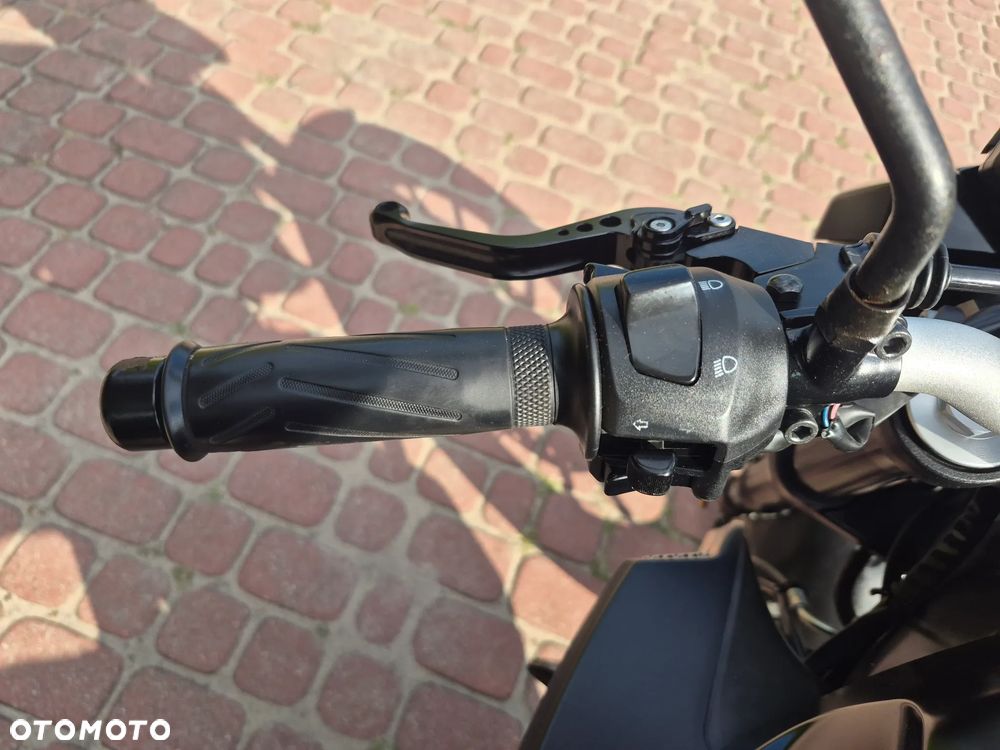 Yamaha MT - 12