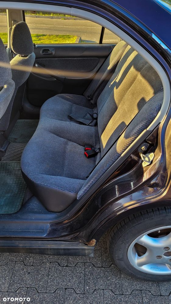 Honda Civic 1.4i S - 4