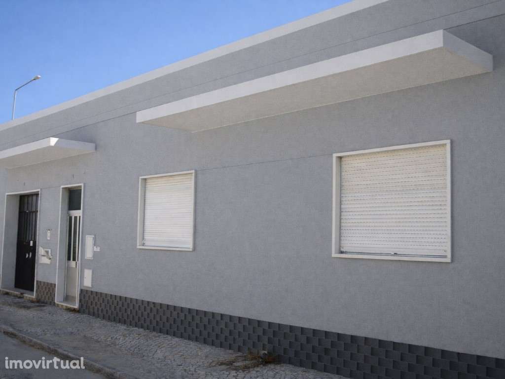 Moradia Térrea T3 com Garagem e Amplo Logradouro - Centro do Samouco - Grande imagem: 2/30