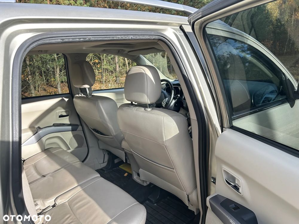 Mitsubishi Outlander 2.0 DID Intense - 11