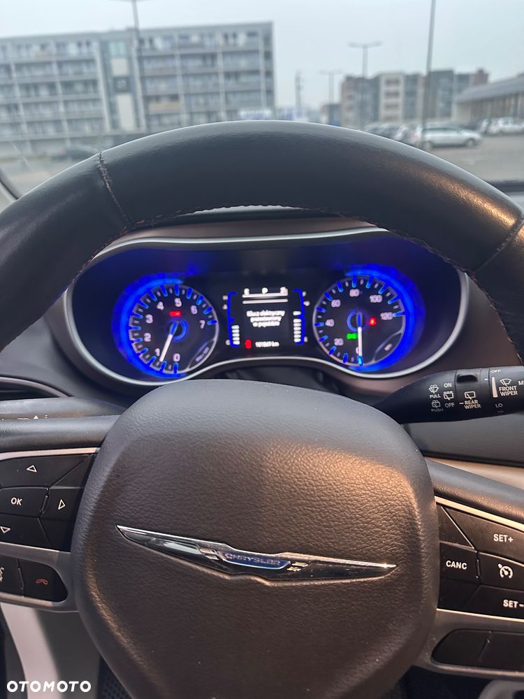 Chrysler Pacifica - 26