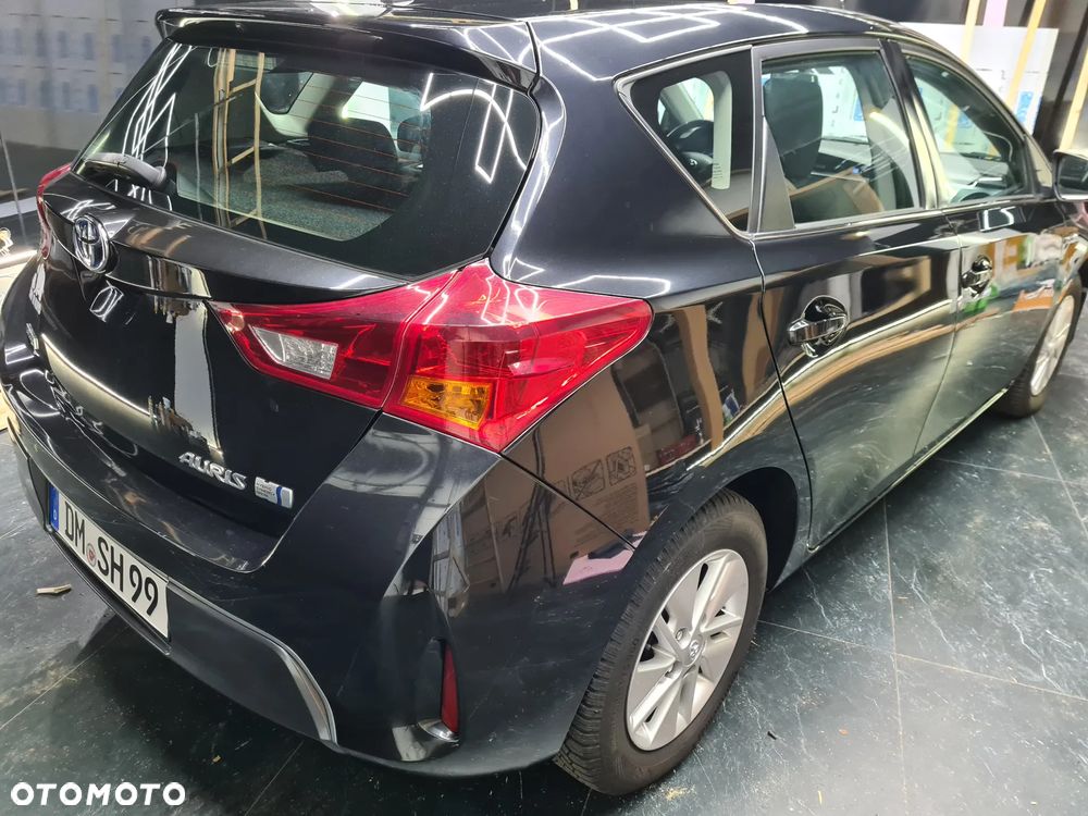 Toyota Auris 1.8 HSD Prestige NAVI - 2
