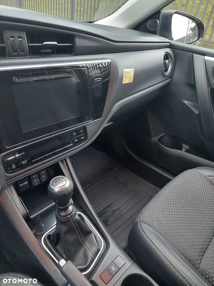 Toyota Corolla 1.6 50th Anniversary - 16