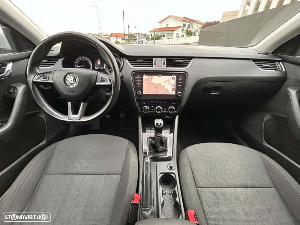 Skoda Octavia Break 1.6 TDi Ambition - 6