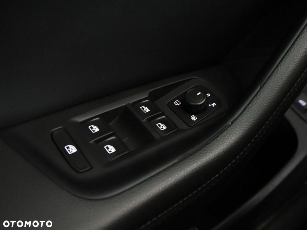 Volkswagen Passat Variant 2.0 TDI (BlueMotion Technology) Highline - 36