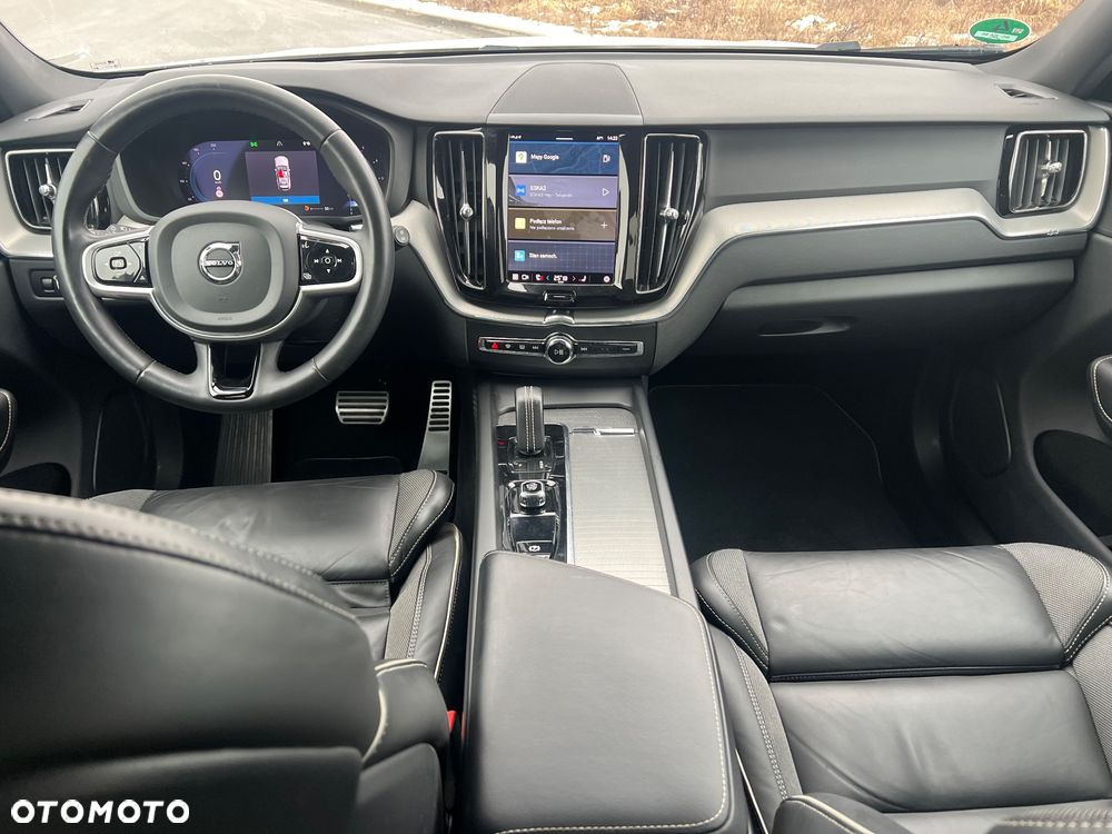 Volvo XC 60 B4 D AWD Plus Dark - 12