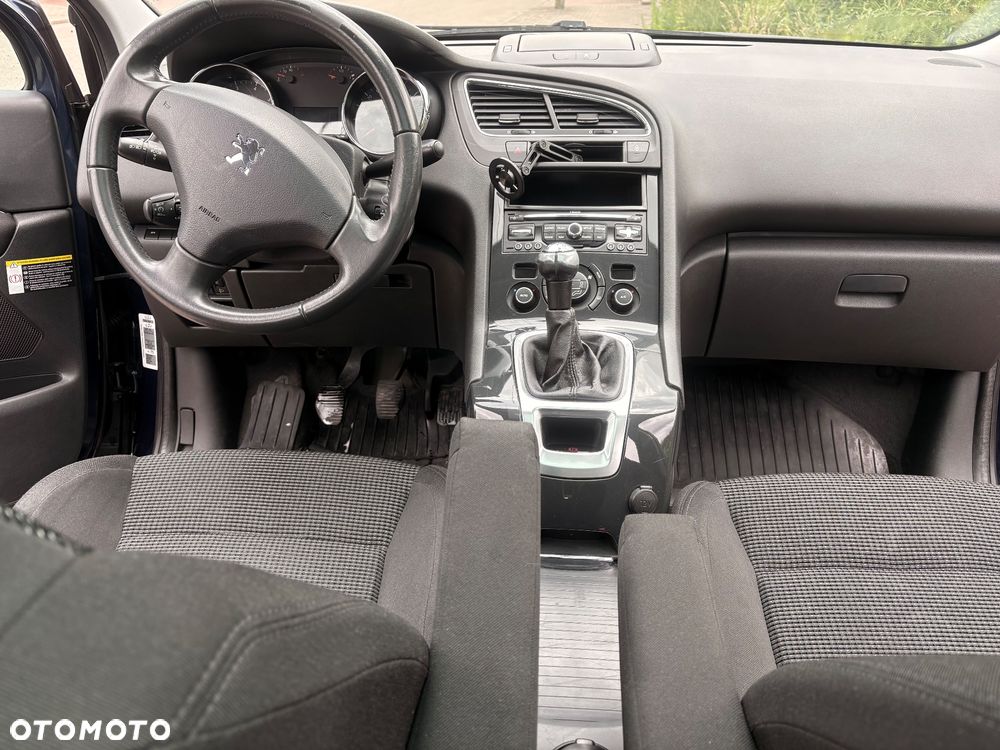 Peugeot 5008 - 10