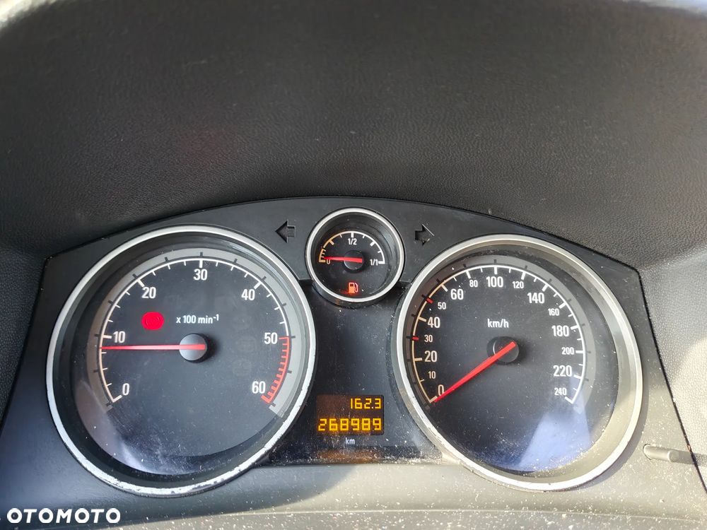 Opel Zafira 1.9 CDTI - 24