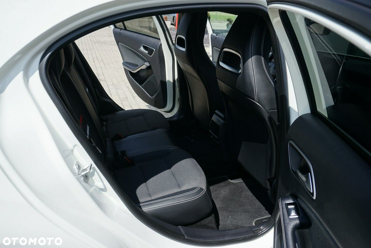 Mercedes-Benz Klasa A 180 (BlueEFFICIENCY) Urban - 15