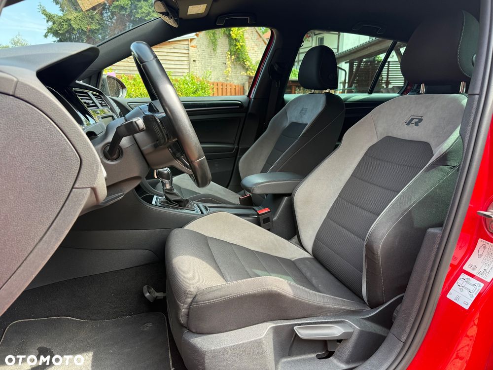 Volkswagen Golf - 8