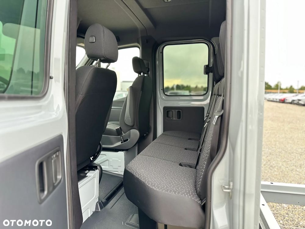 Mercedes-Benz Sprinter - 15