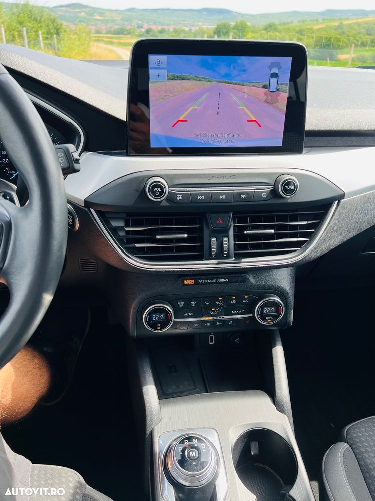 Ford Focus 1.5 TDCi Powershift Titanium - 10