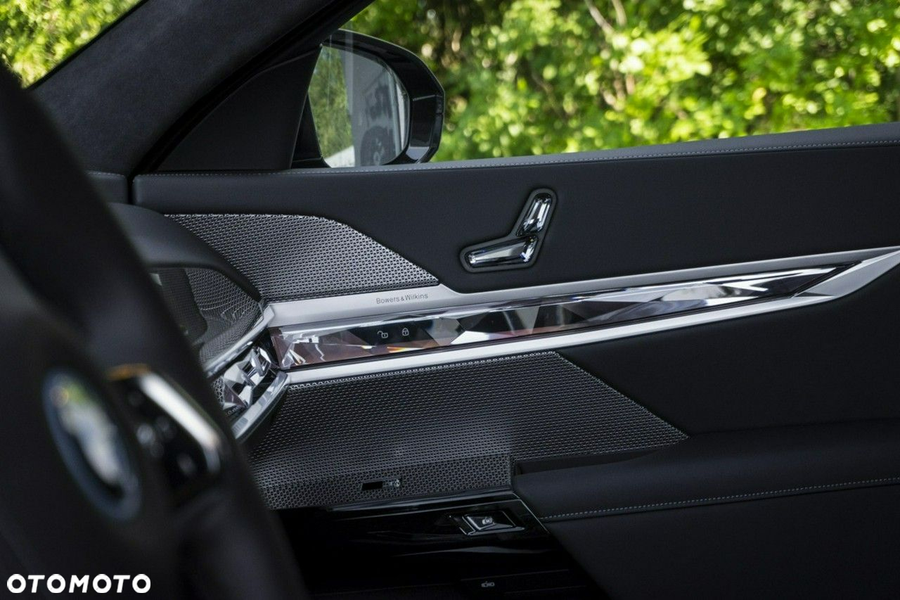 BMW i7 - 25