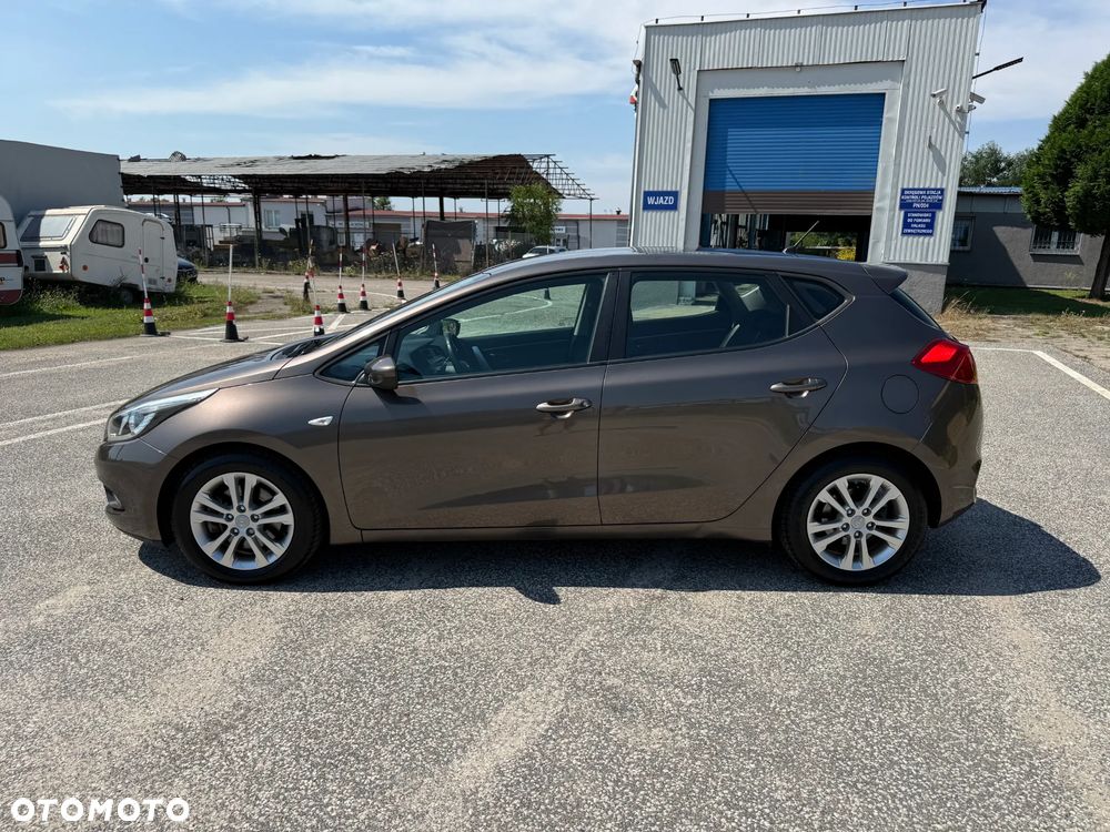 Kia Ceed 1.4 CVVT Dream Team Edition - 12