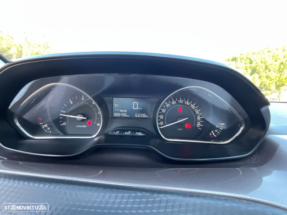 Peugeot 2008 - 9