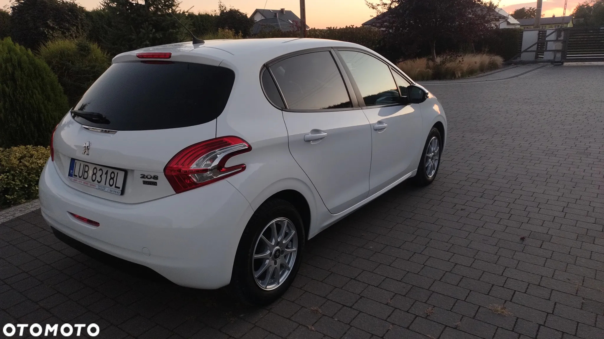 Peugeot 208 - 4