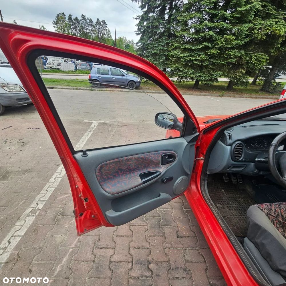 Renault Megane (1996) 1,4 B 55 kW / 75 KM (kod lak: 727 pojazd na części - 6