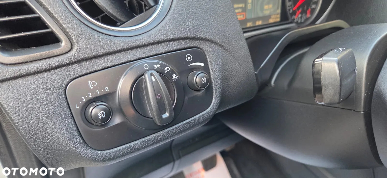 Ford S-Max 2.0 Titanium - 25