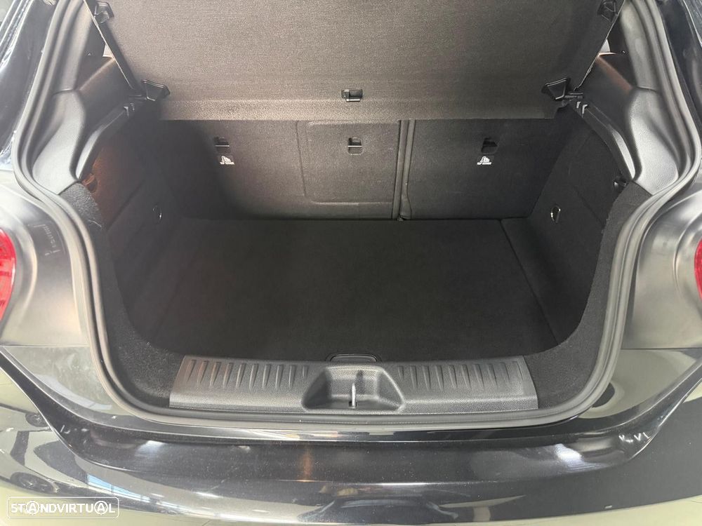 Mercedes-Benz A 180 7G-DCT AMG Line - 12