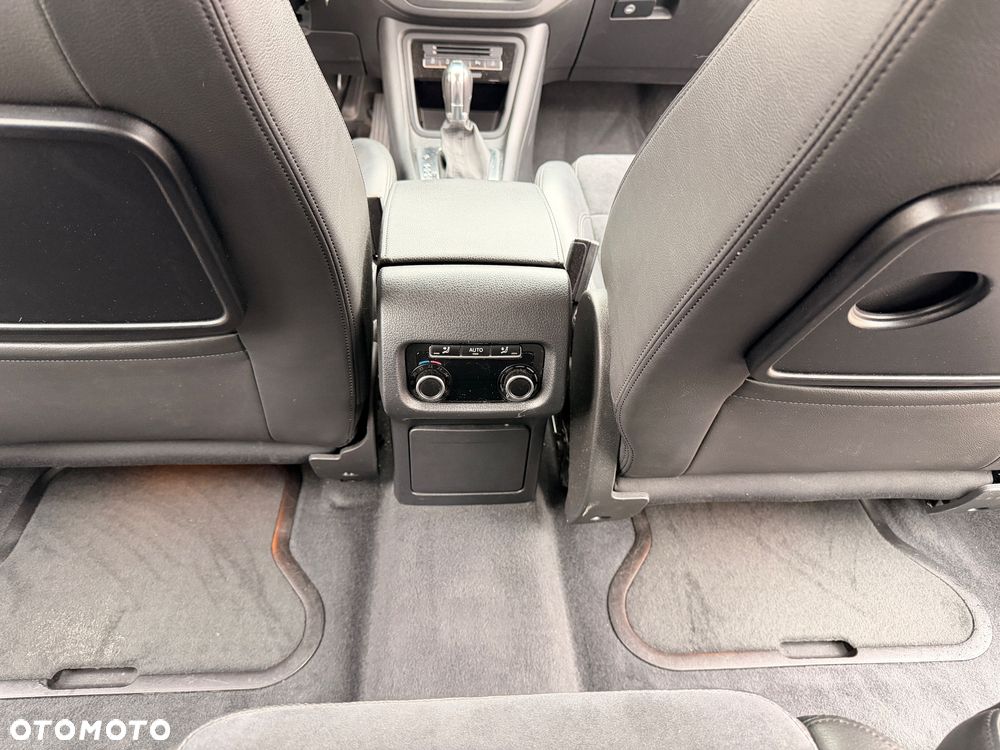 Volkswagen Sharan 2.0 TDI Highline DSG - 19