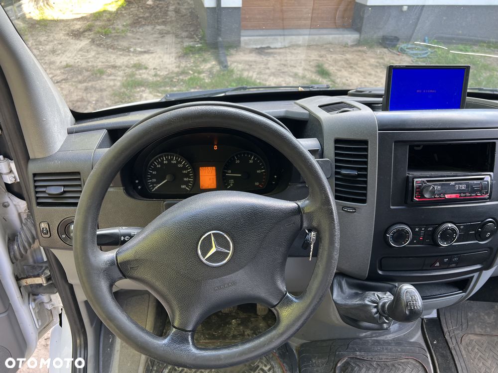 Mercedes-Benz Sprinter - 9