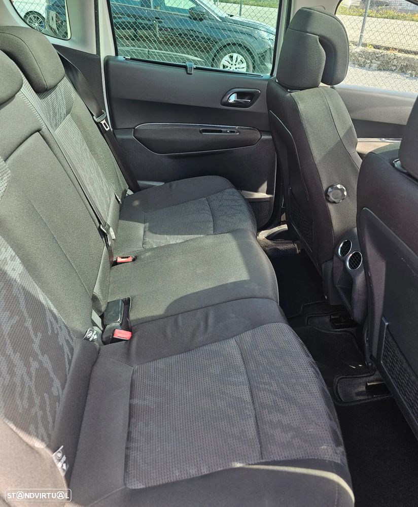 Peugeot 3008 1.6 e-HDi Business Line 2-Tronic - 13