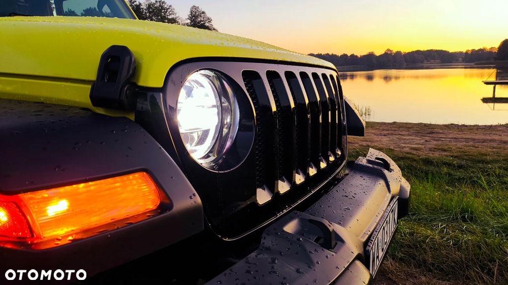 Jeep Wrangler - 25