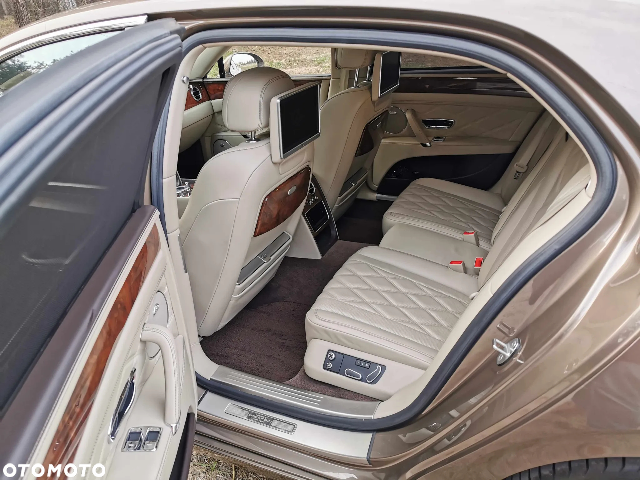 Bentley Flying Spur W12 - 9