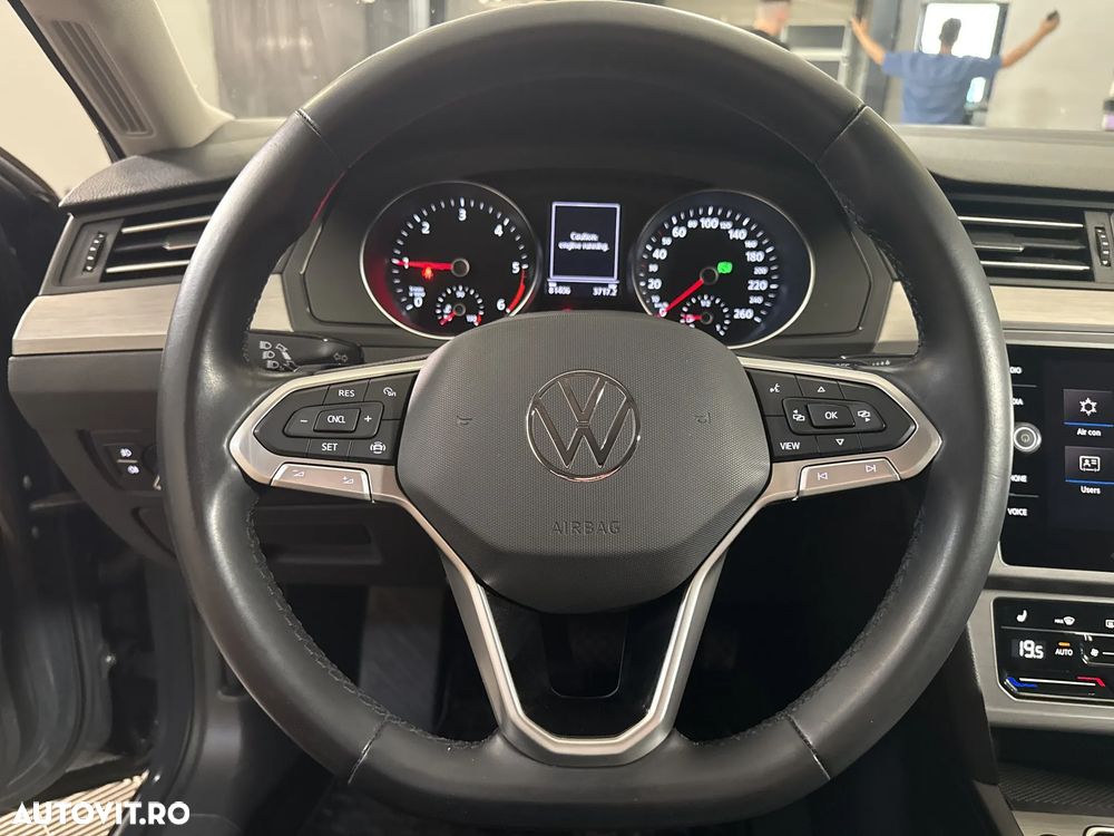 Volkswagen Passat - 17