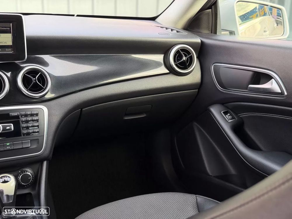 Mercedes-Benz CLA 200 CDI Urban - 10