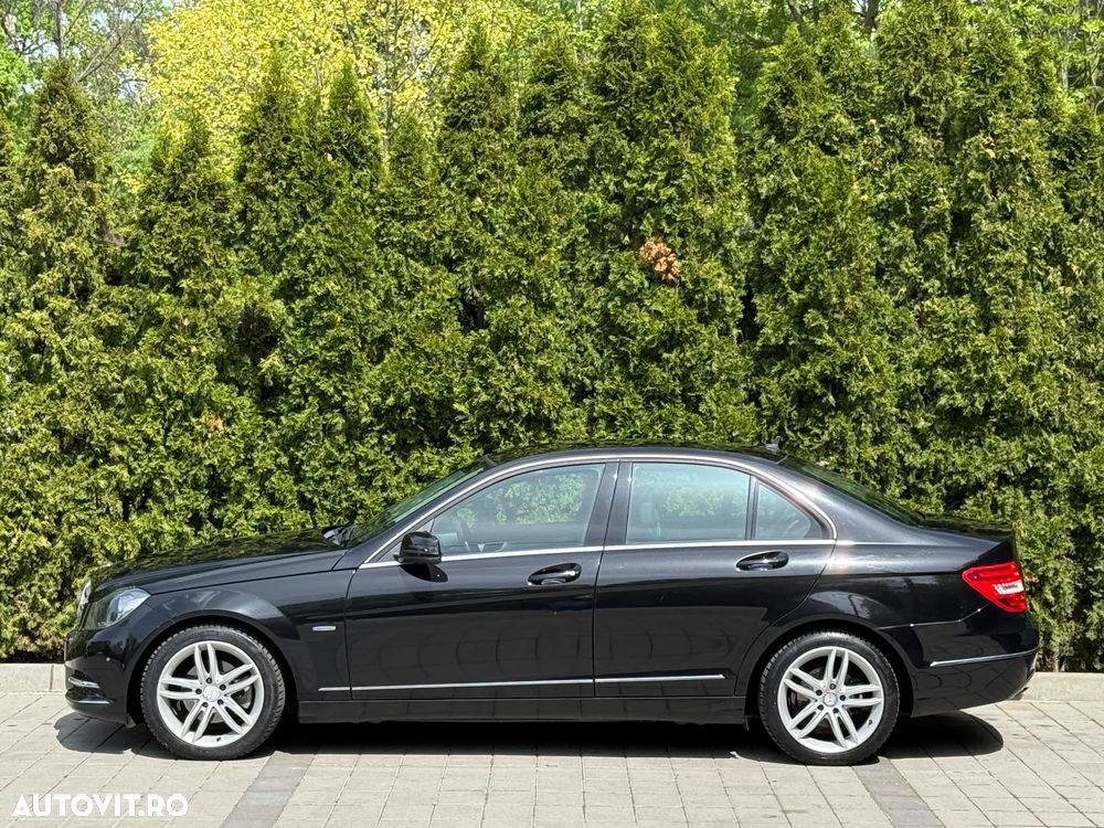 Mercedes-Benz C - 12