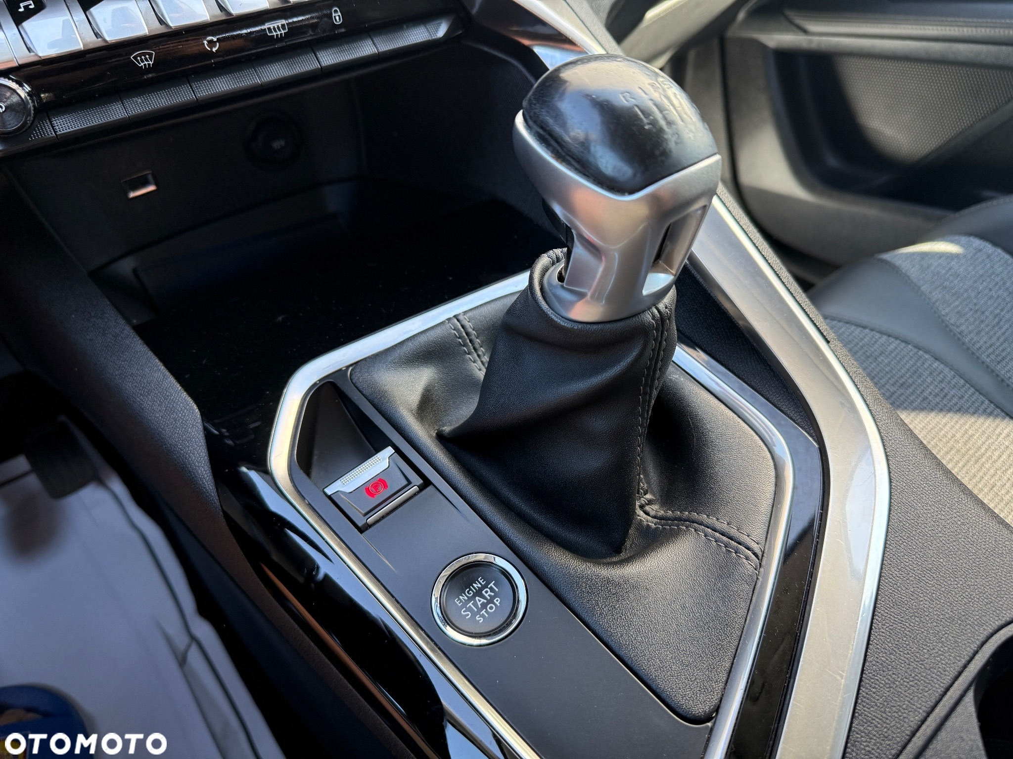 Peugeot 3008 PureTech 130 Stop & Start GPF Allure - 15