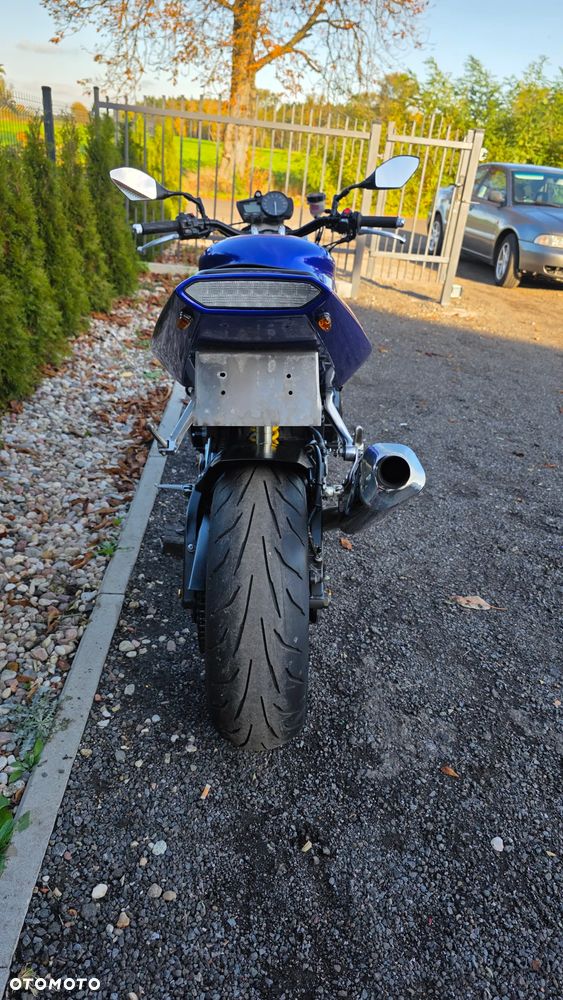 Yamaha R1 - 23