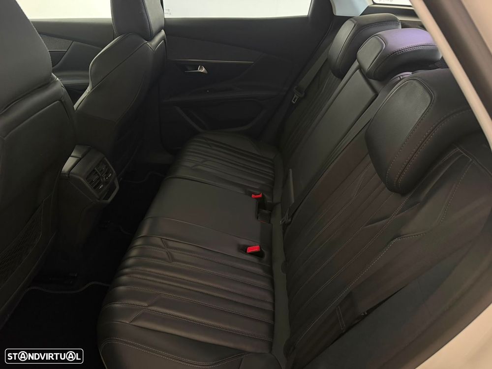 Peugeot 3008 1.2 PureTech Allure EAT8 - 13