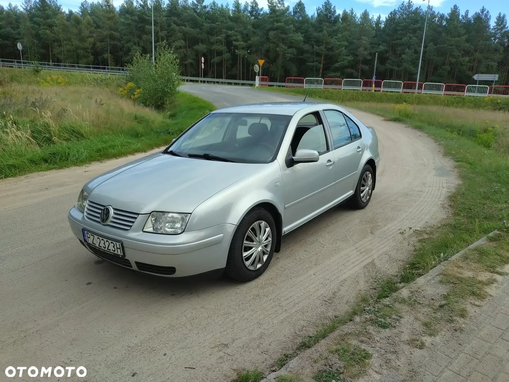 Volkswagen Bora 1.6 Basis - 2