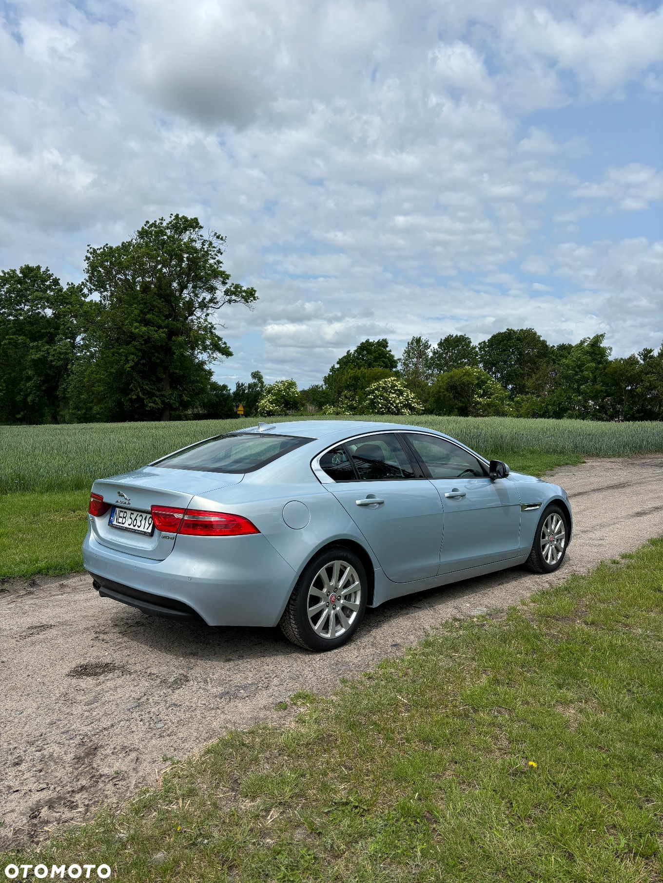 Jaguar XE 2.0 D Pure - 4
