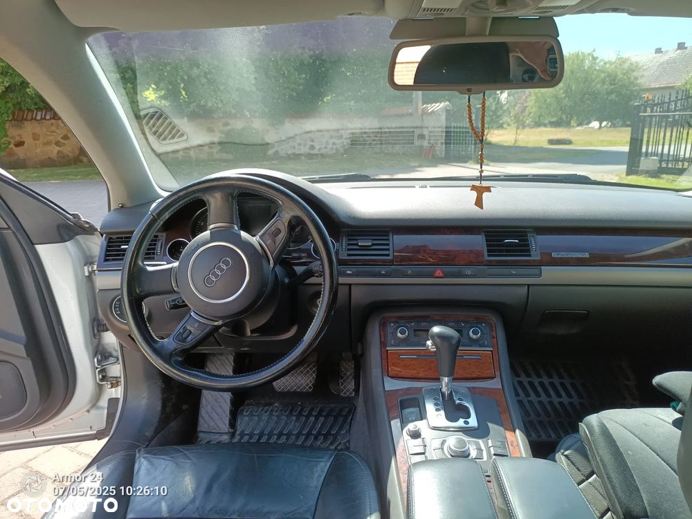 Audi A8 4.2 Quattro - 2