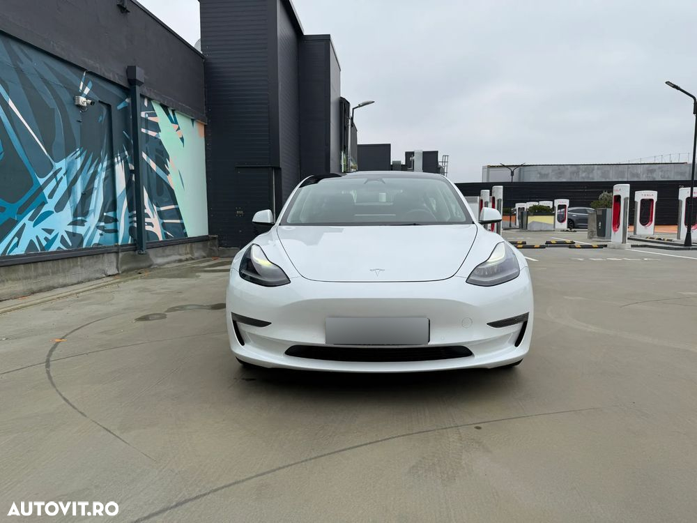 Tesla Model 3 Long Range - 4