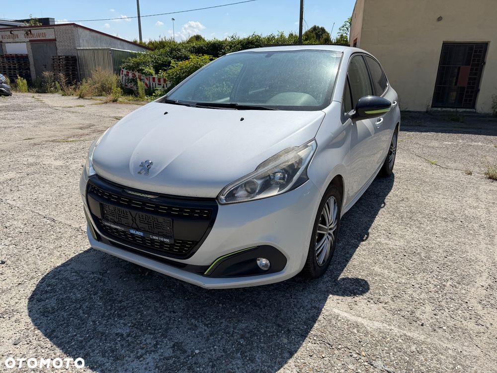 Peugeot 208 - 1
