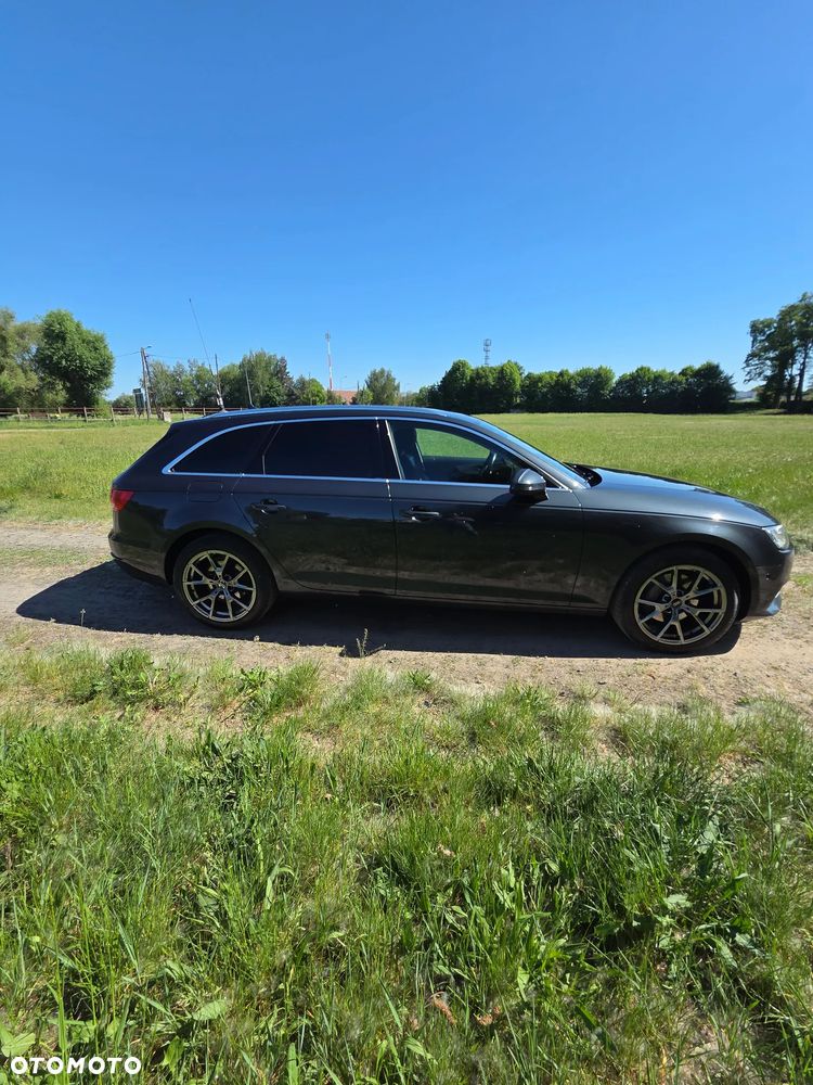 Audi A4 Avant 2.0 TDI S tronic - 32