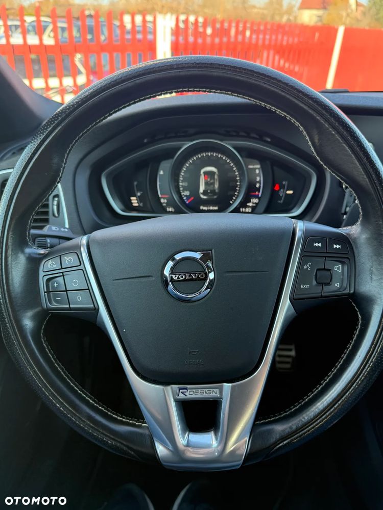 Volvo V40 D2 Drive-E R-Design Momentum - 9