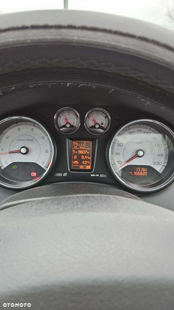 Peugeot 308 1.6 Premium Plus - 5