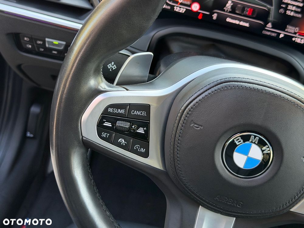 BMW Seria 3 320d Edition M Sport Shadow - 12